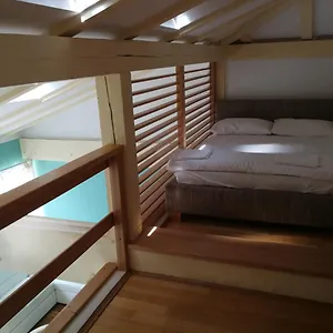 Apartman Zlatko, Ika